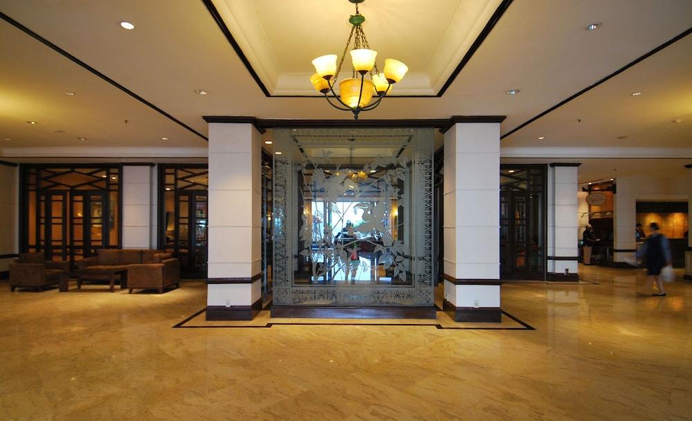 Le Grandeur Hotel Balikpapan Exterior photo