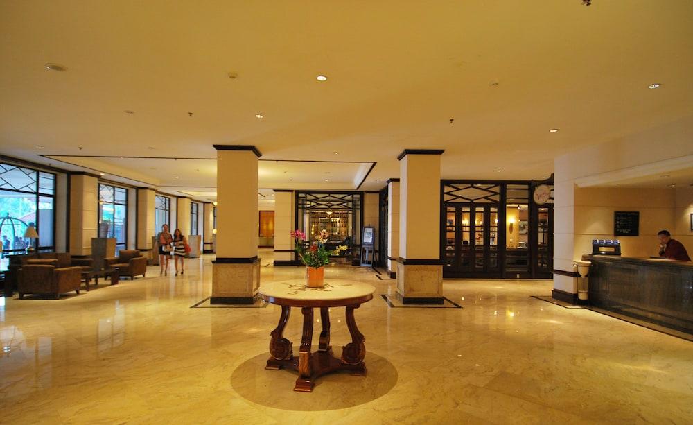 Le Grandeur Hotel Balikpapan Exterior photo