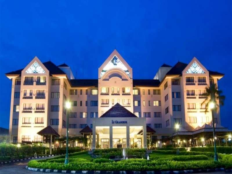 Le Grandeur Hotel Balikpapan Exterior photo