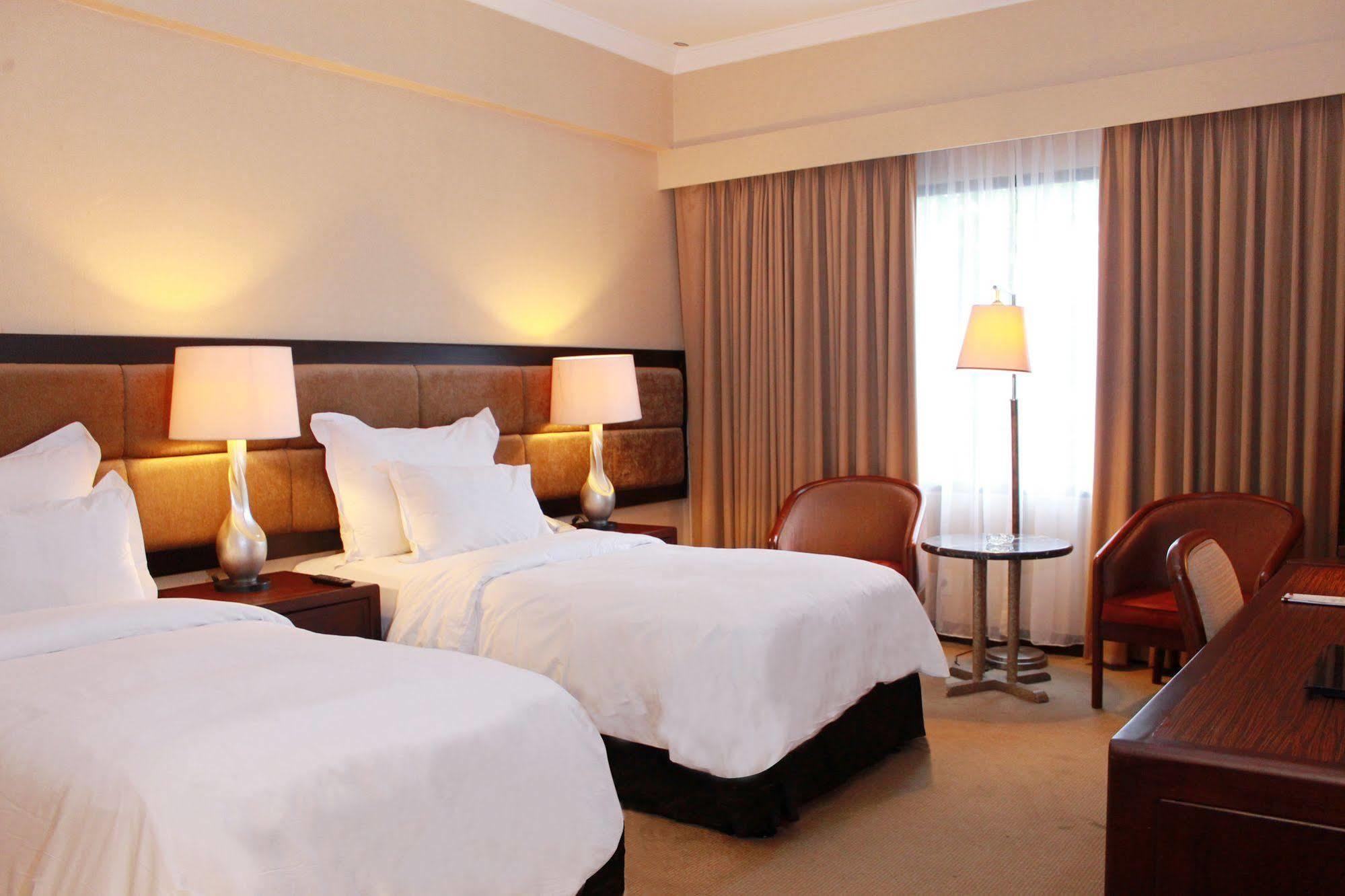 Le Grandeur Hotel Balikpapan Exterior photo