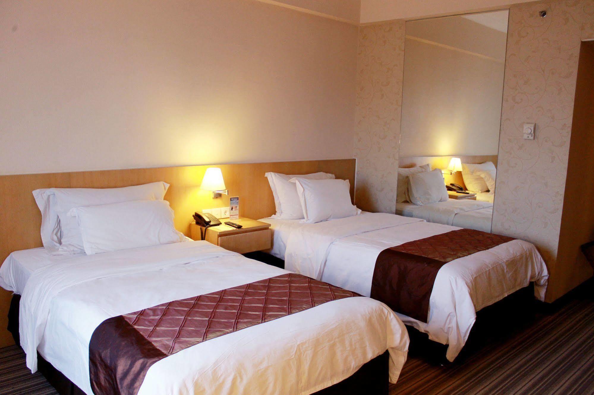 Le Grandeur Hotel Balikpapan Exterior photo